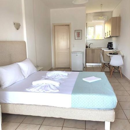 #4 Giorgos & Chara Apartments Nea Kydonia Esterno foto