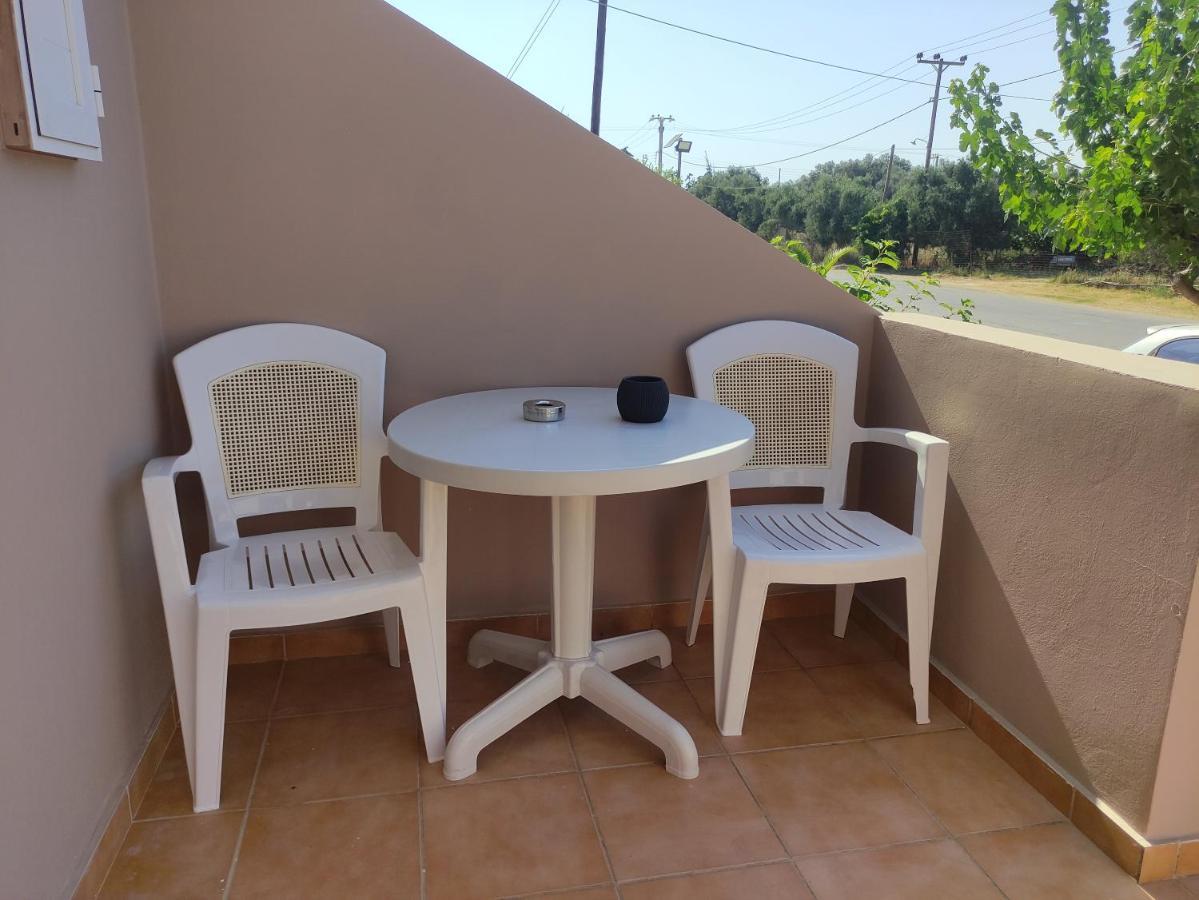#4 Giorgos & Chara Apartments Nea Kydonia Esterno foto